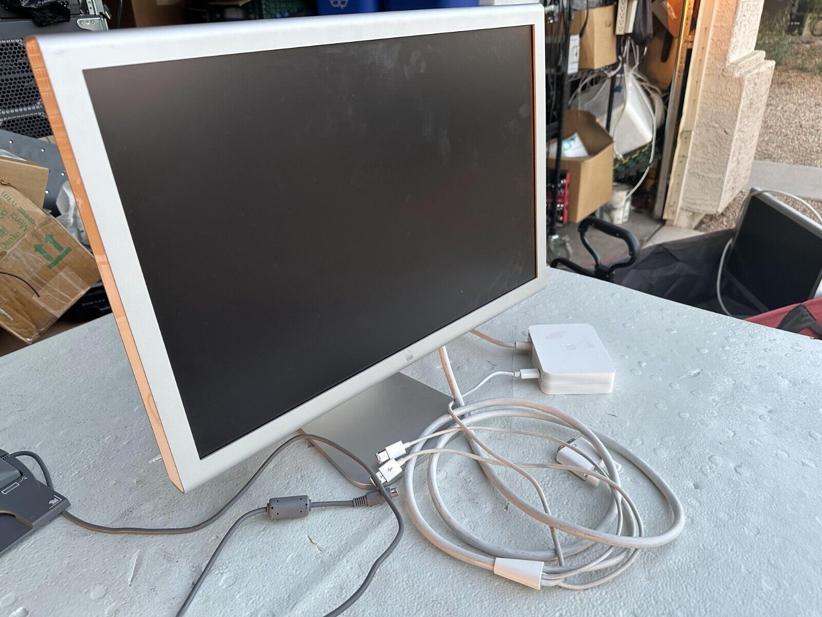 Apple Cinema 20 A1081 Widescreen Silver Aluminum With Brick Power Supply. Works