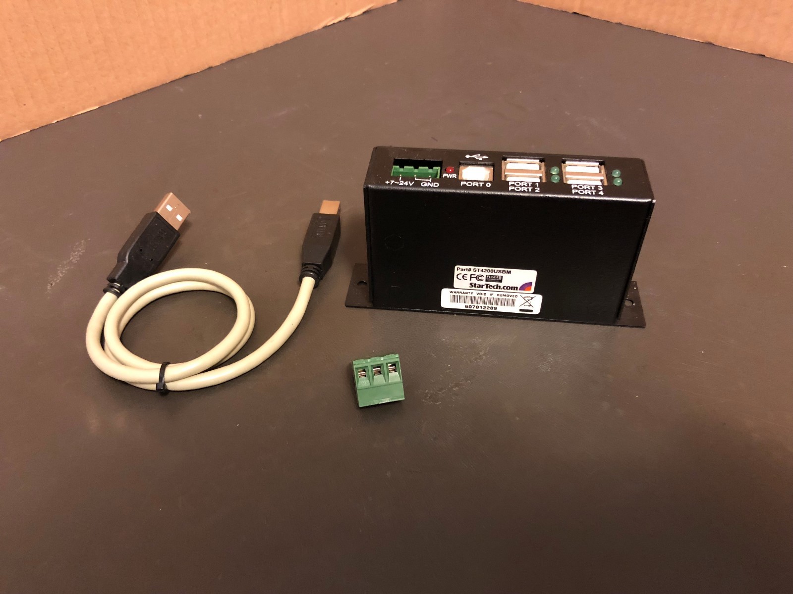 StarTech.com ST4200USBM  Rugget Industrial 4-port USB2 Hub w/ USB2 Cable