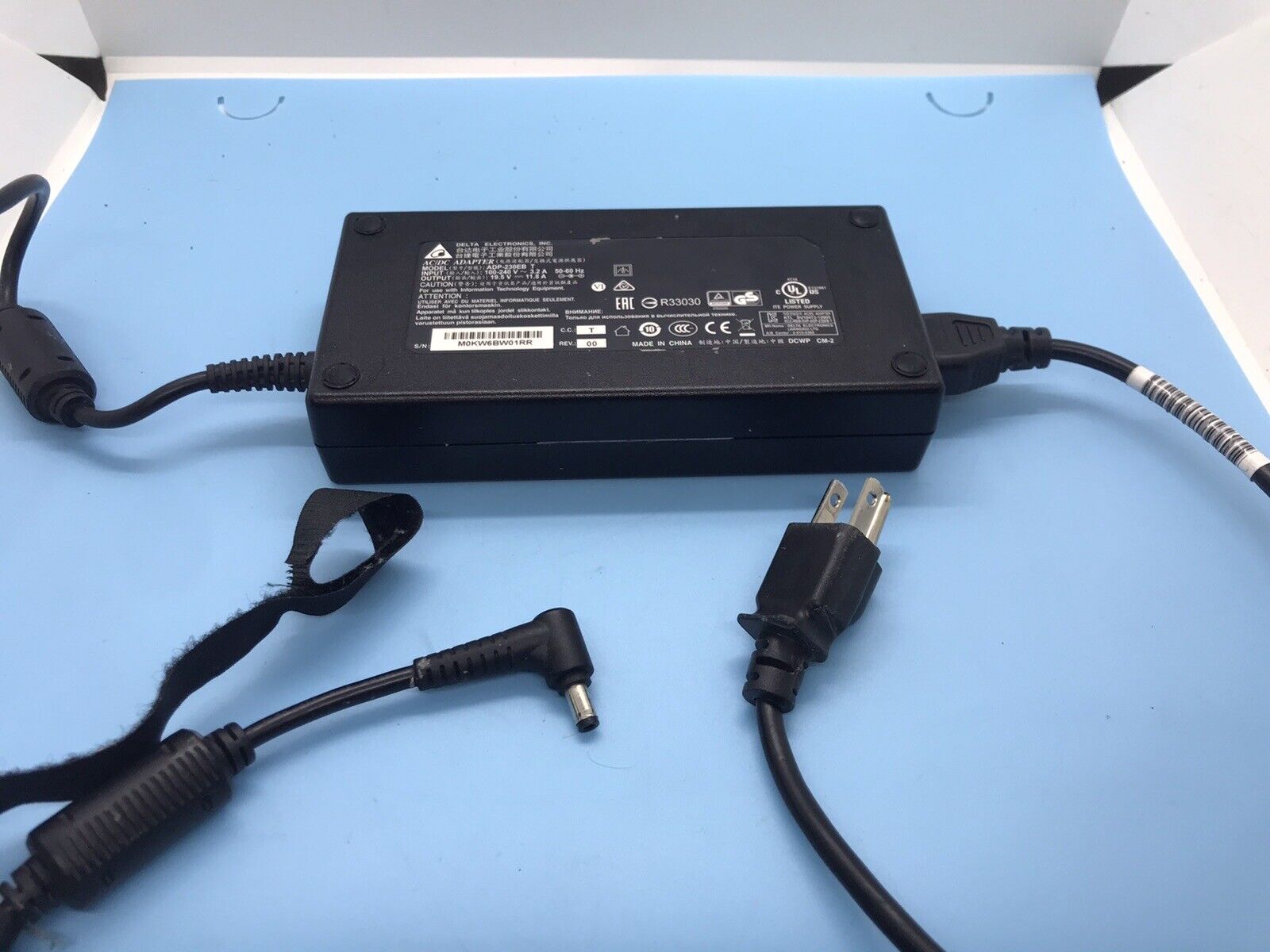Genuine DELTA 19.5V 11.8A 230W Charger for Asus ROG GX501VI-XS74 ADP-230EB T
