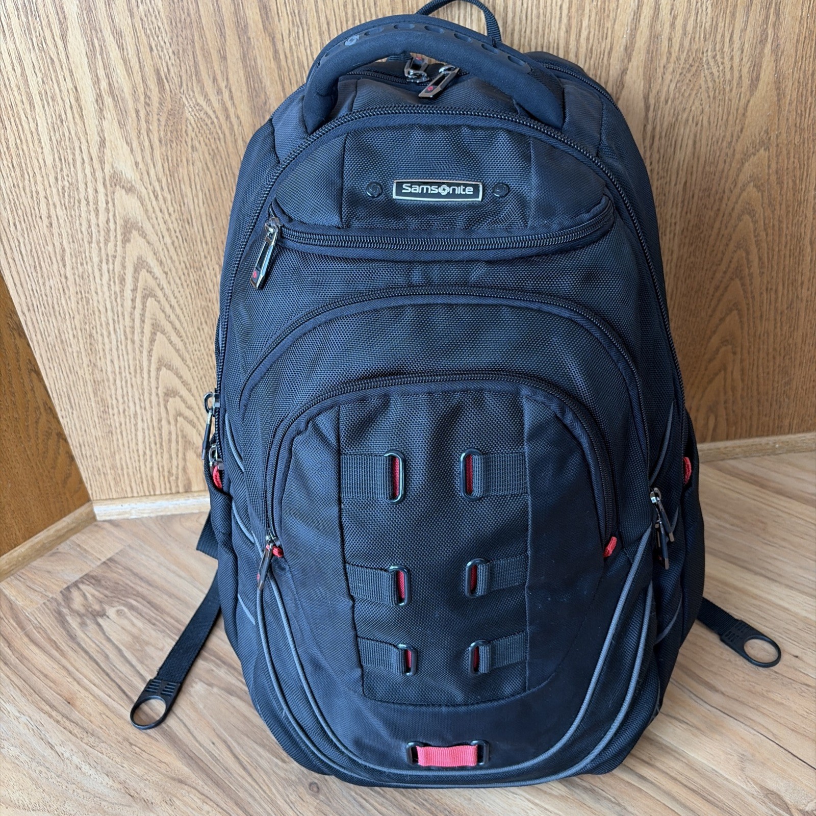 EUC Samsonite Tectonic X , 17" Laptop Backpack - Black/Red (19" x 13" x 8")