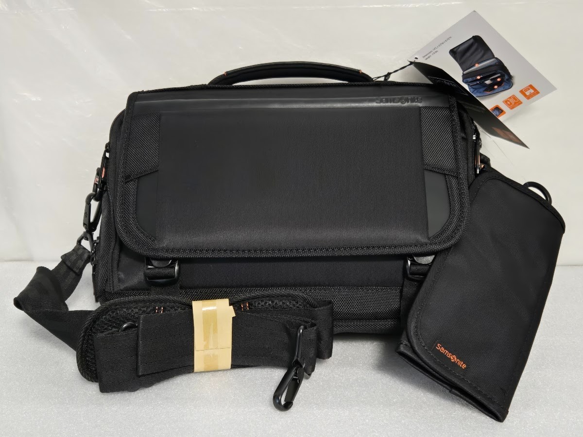 Samsonite Business #126360-1041 Pro 13" Slim Messenger Black With Trolley Strap