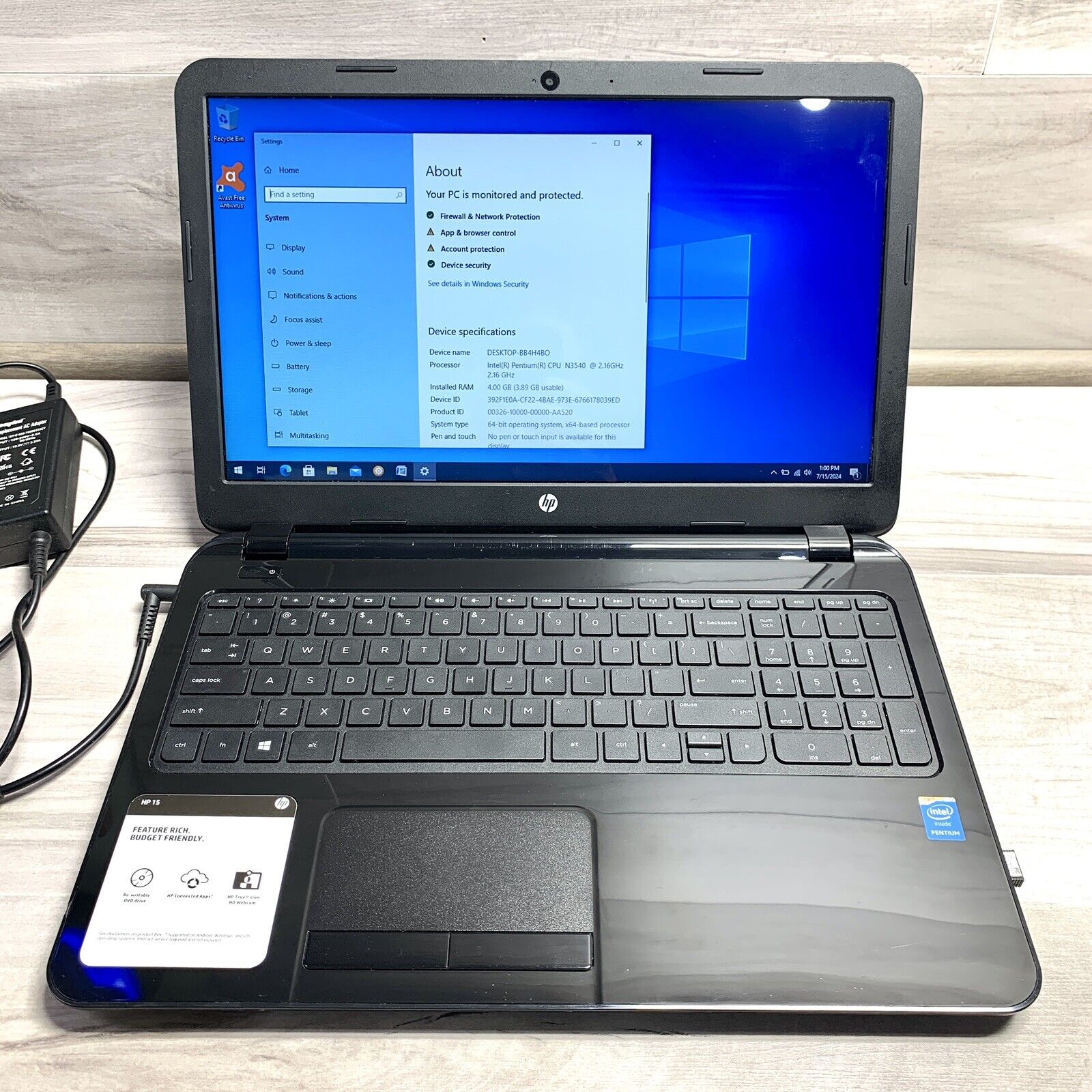 Hp Notebook Laptop Windows 10 Works (Read Description) Model 15-r131wm