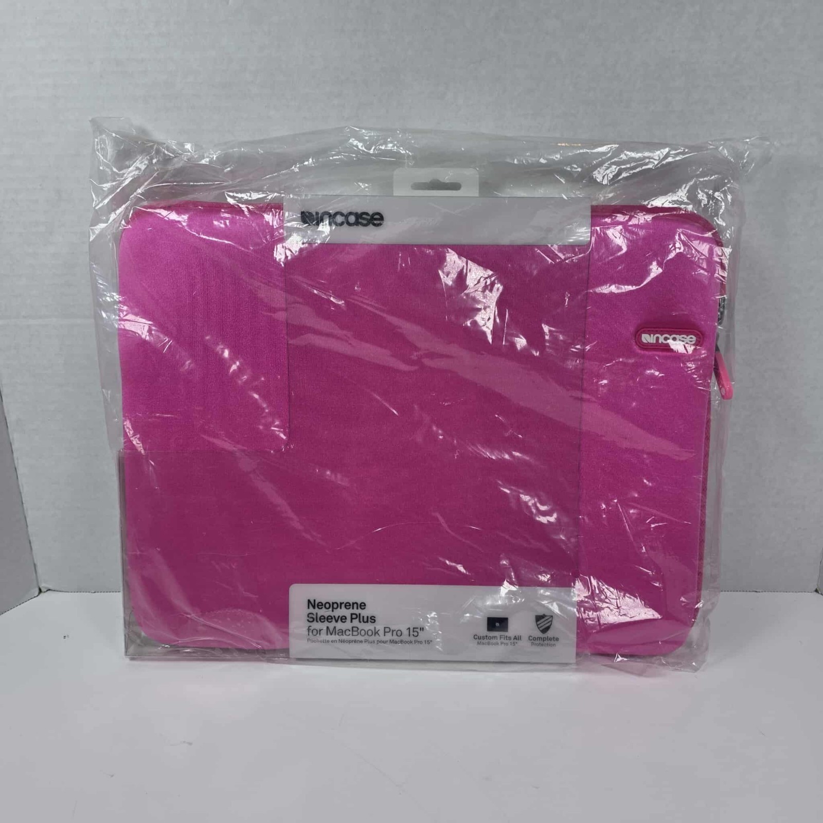 Incase Neoprene Sleeve Plus for 15" Apple MacBook Pro ,  Pink