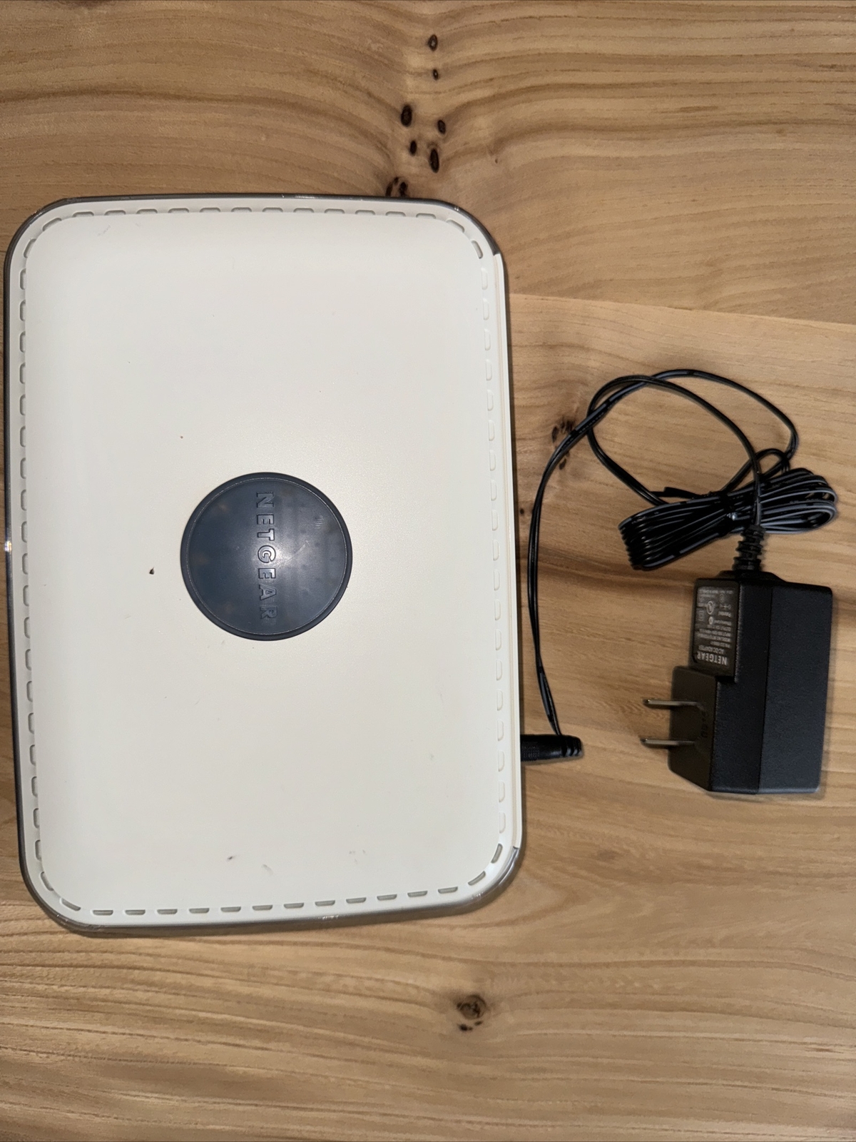 NetGear RangeMax WPN824 v3 Wireless Router With Power Cord