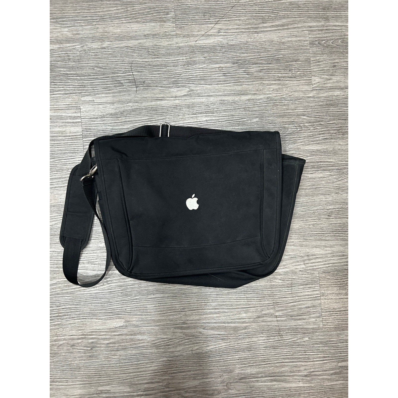 Vintage Apple Computer Inc. Soren Black Nylon Messenger Bag Laptop Briefcase