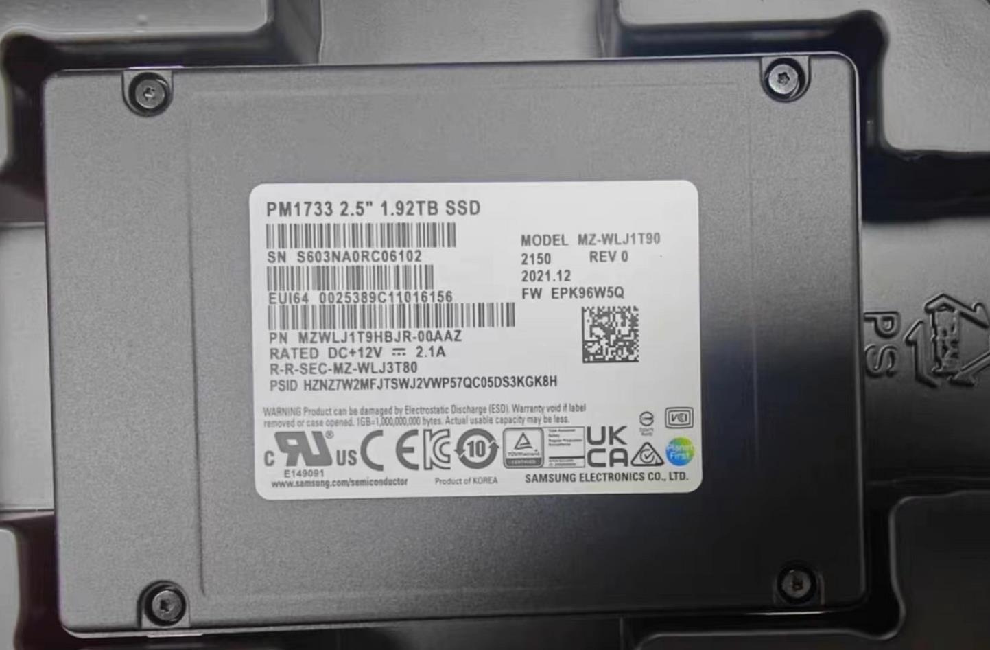 New Samsung PM1733 1.92TB SSD NVME MZWLJ1T9HBJR-00AAZ MZ-WLJ1T90 U.2 PCIE 4.0 X4