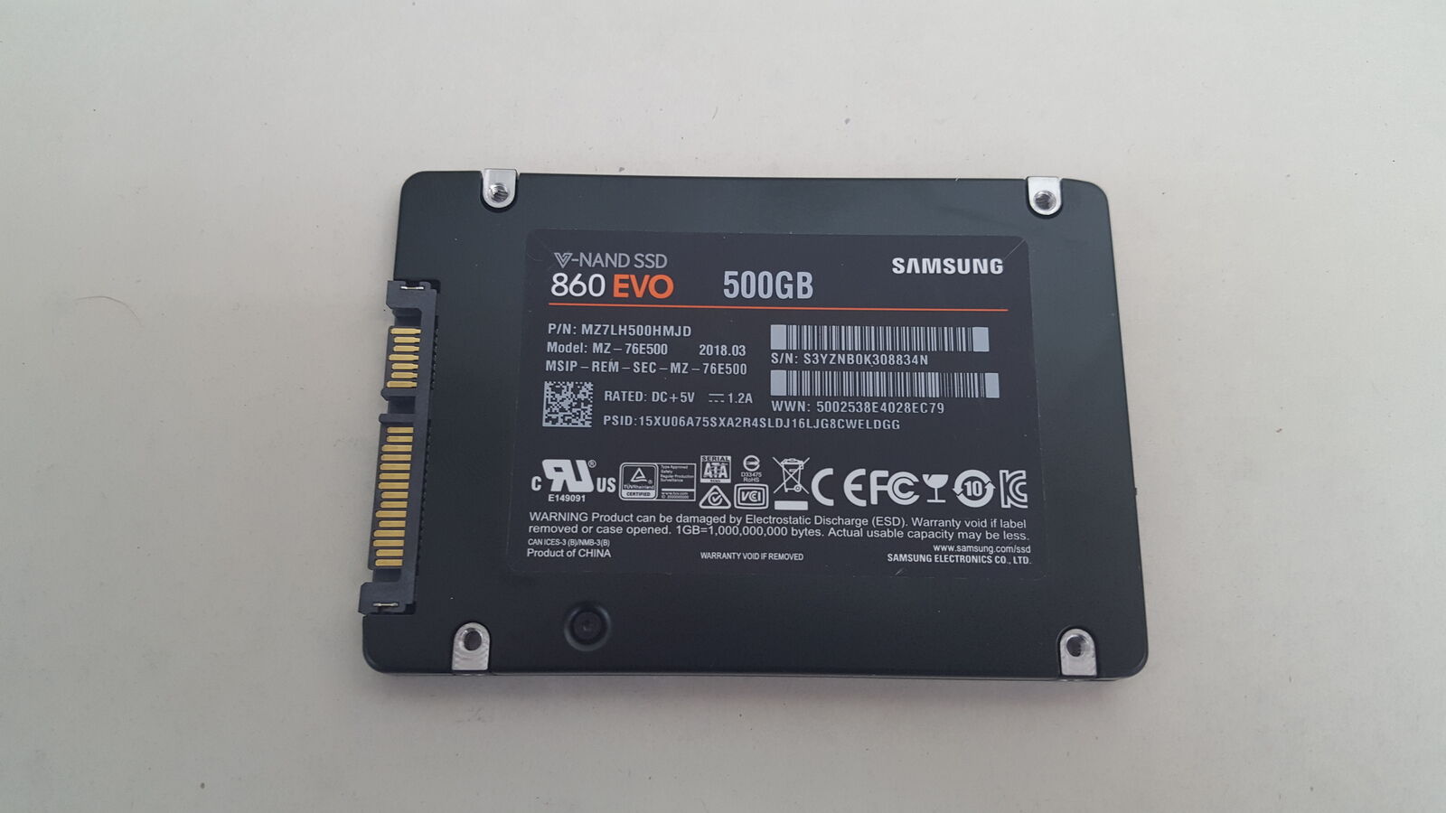 Samsung 860 EVO MZ-76E500 500 GB SATA III 2.5 in Solid State Drive