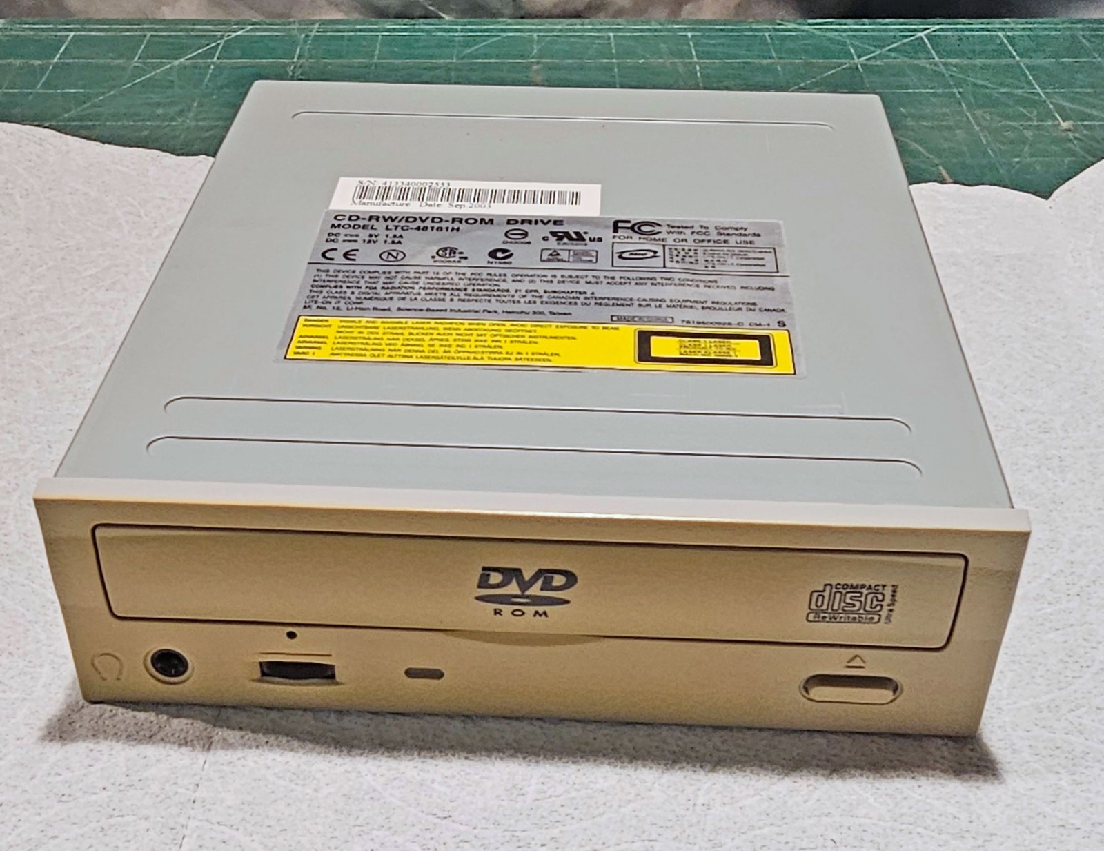 Lite-On I.T. CD-RW/DVD-ROM Drive Model LTC-48161H