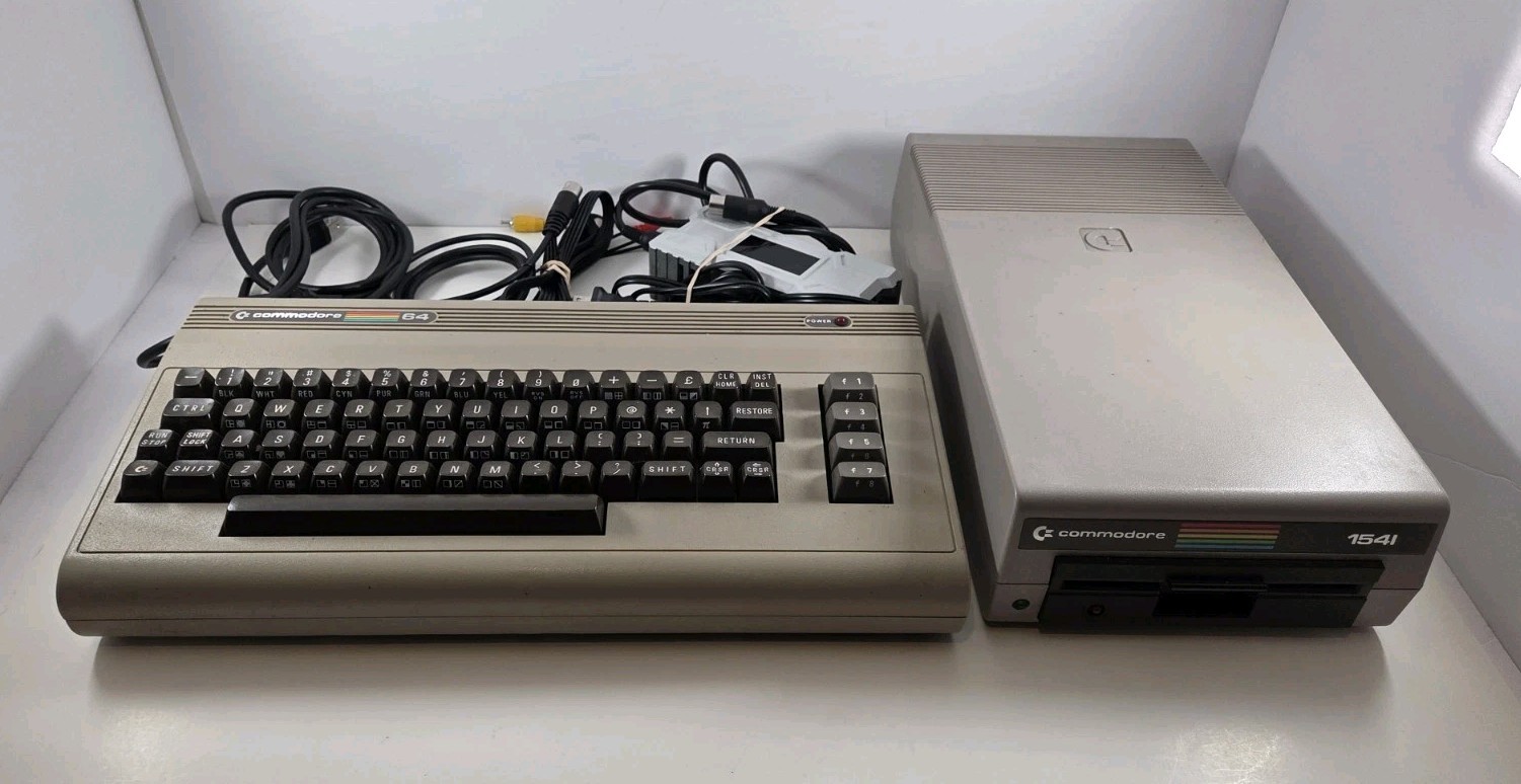 Commodore 64 Computer w 1541 Disk Drive PSU Cables  G2U