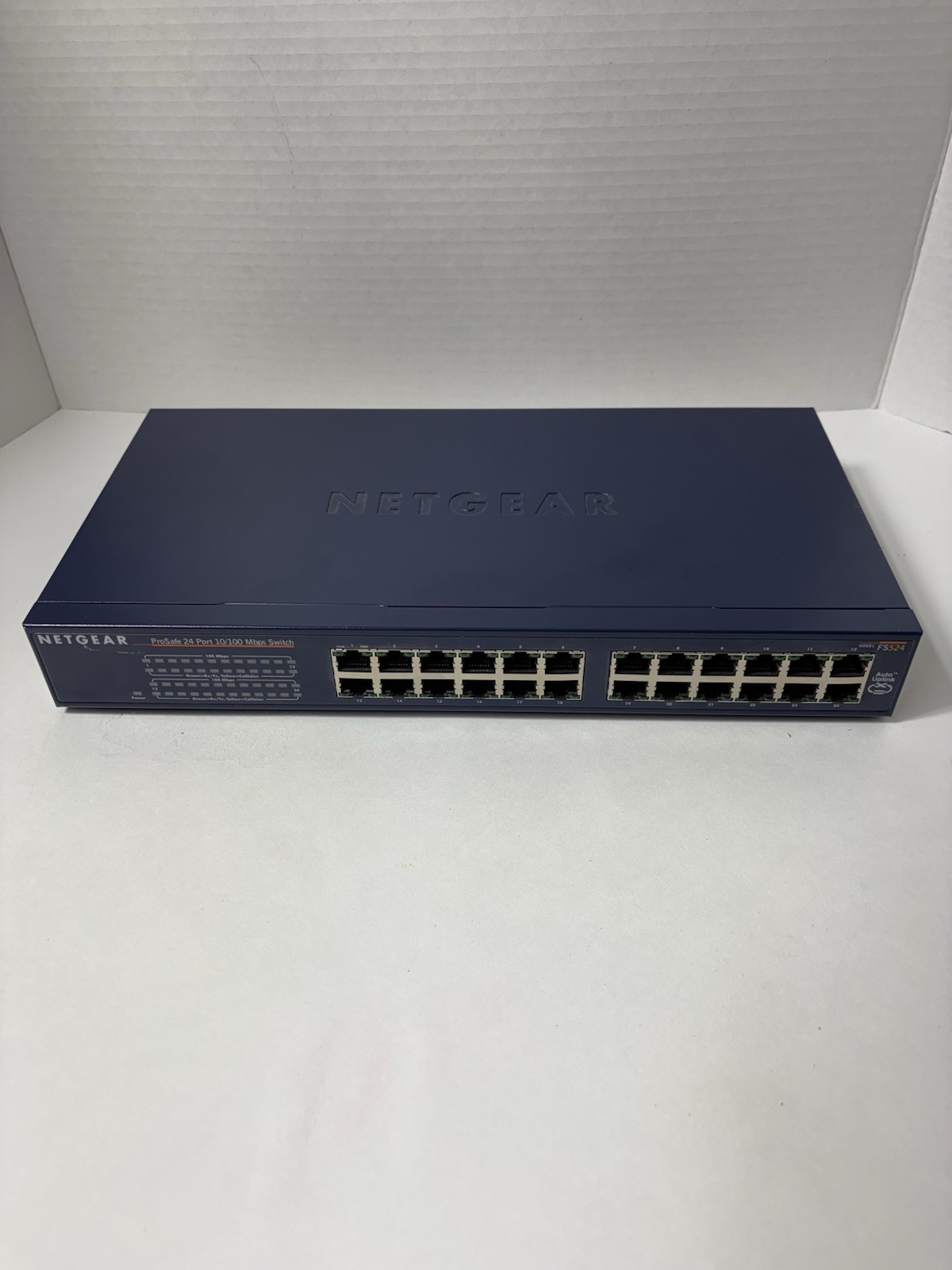 Netgear FS524 24-Port 10/100 Mbps Fast Ethernet Switch NO POWER CORD