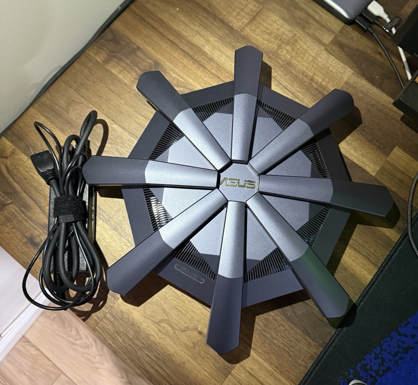 ASUS - RT-AX89X - AX6000 Dual Band 12-stream WiFi 6 Extendable WiFi Router Read
