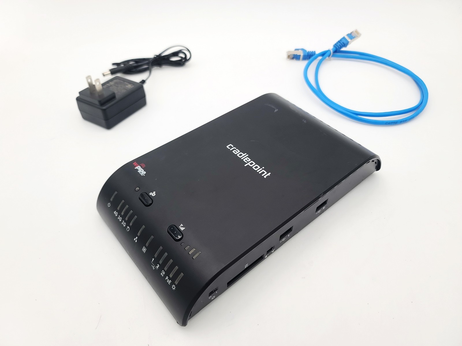 CRADLEPOINT CBA750B MOBILE BROADBAND WIRELESS ROUTER MODEM W BUNDLE