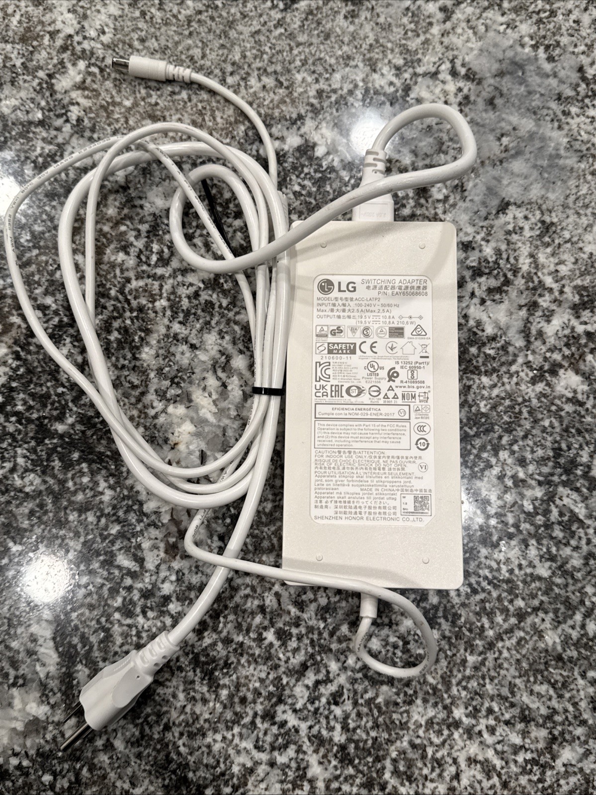 Genuine LG Switching Adapter ACC-LATP2 -  (White) EUC Flat Wall Plug OEM