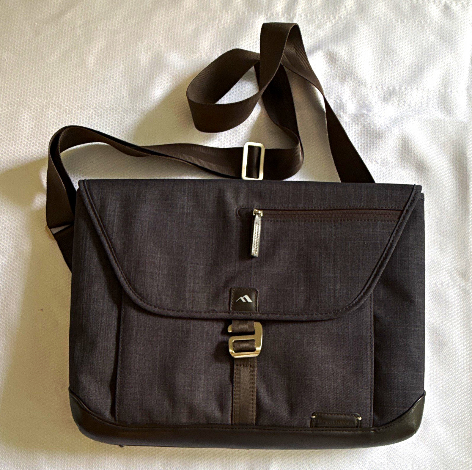 Brenthaven Collins Collection Padded Nylon Messenger Bag for 15" Laptop NWO tag