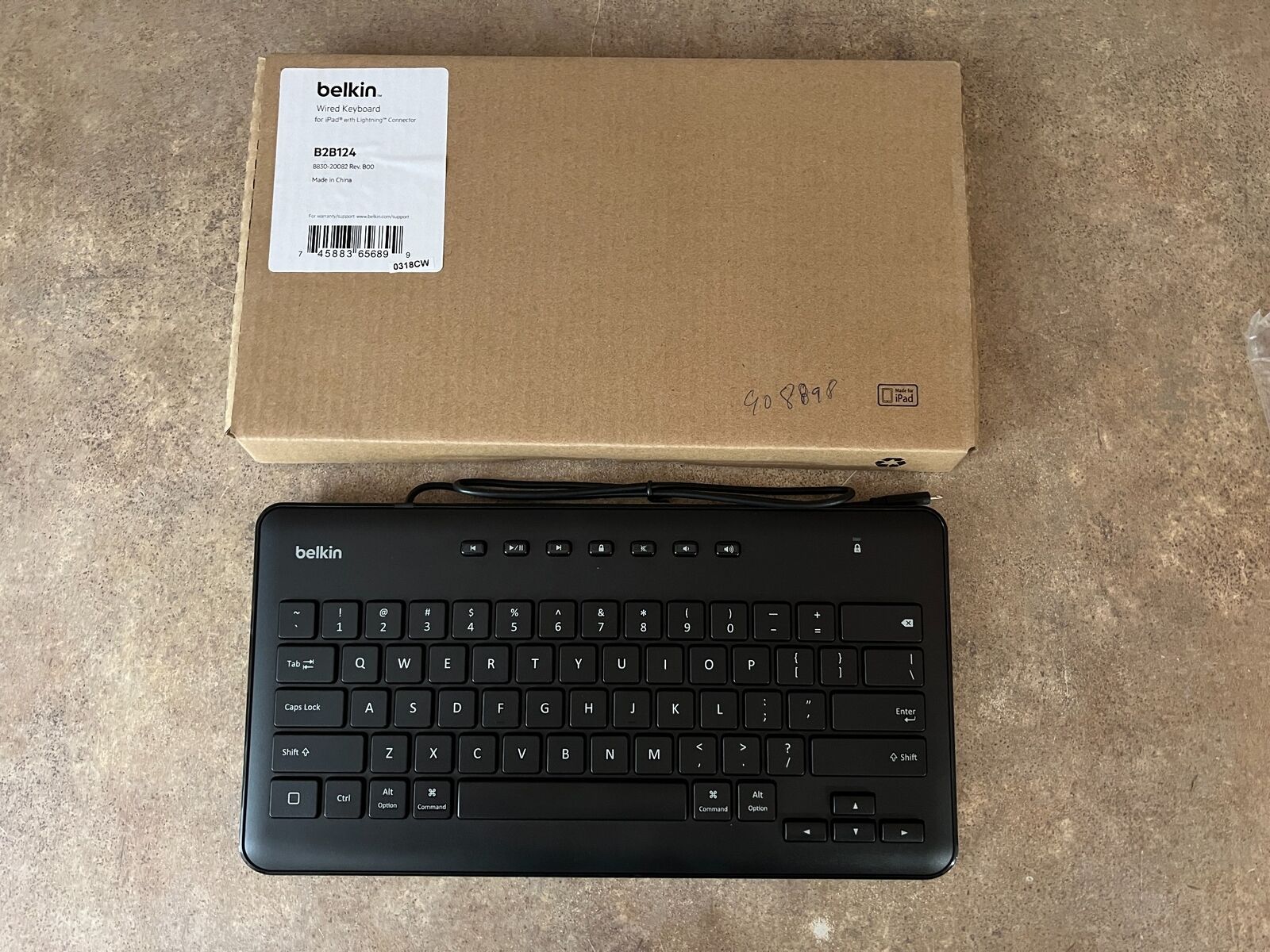 Belkin B2B124 Keyboard for iPad & iPhone with Lightning Connector DRF3-8w
