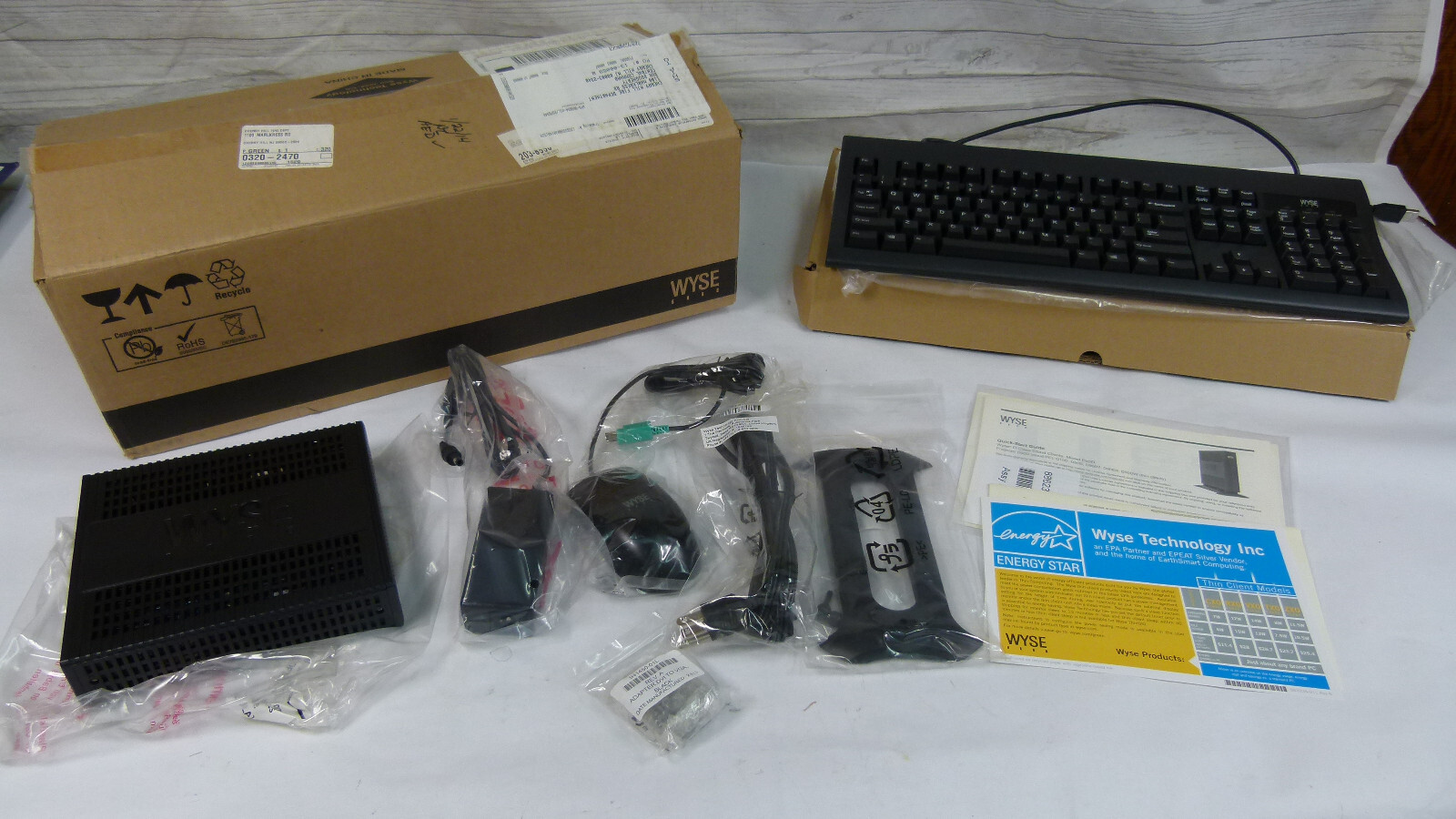 Wyse D90D7 Thin Cloud Client 16GMF/2GR ES US