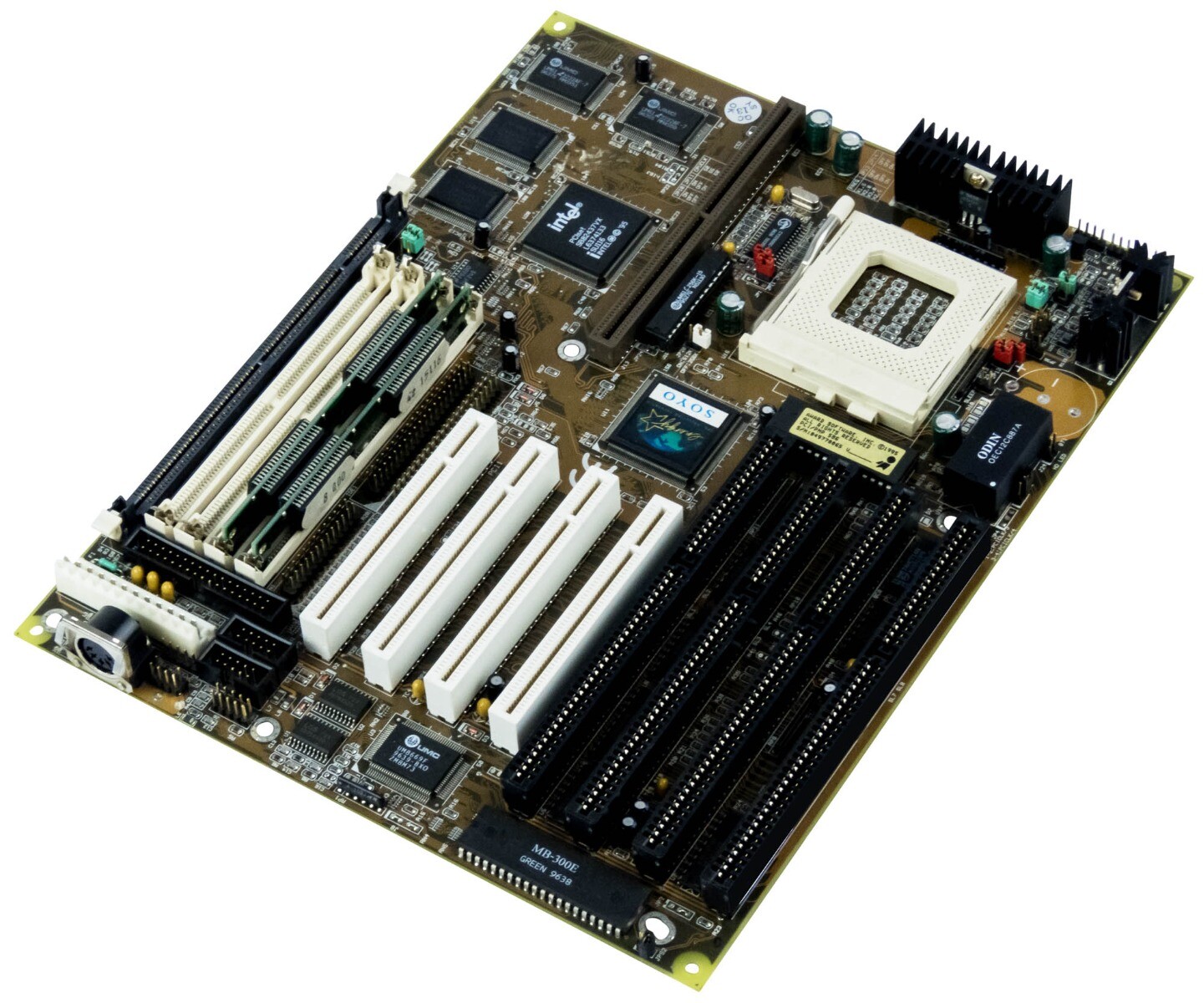 SOYO SY-5VA SOCKET 7 SDRAM 4x SIMM + 16MB EDO SDRAM 4x ISA 4x PCI