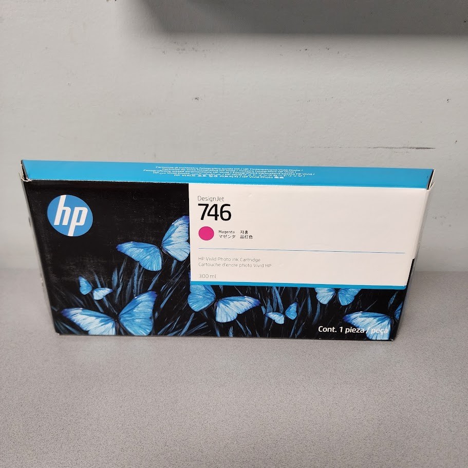 HP 746 300-ml Magenta DesignJet Ink Cartridge, P2V78A Exp Aug/2026