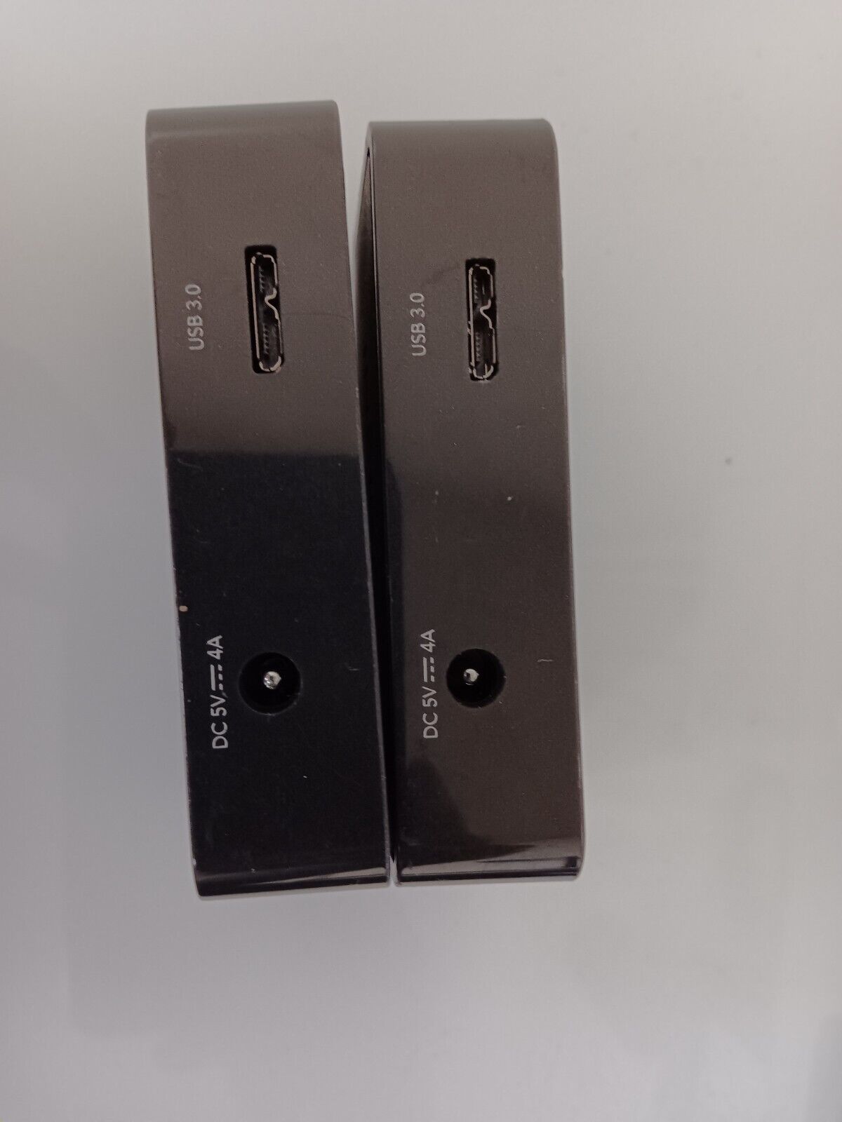 Insignia- 4-Port USB 3.0 Hub - Black NO CABLE LOT OF 2