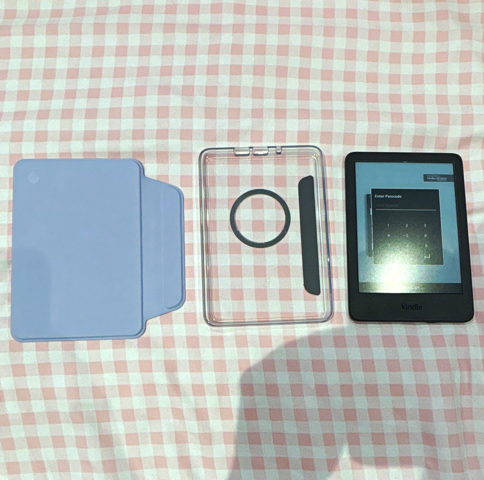 Amazon Kindle basic 16 gb gen 11 (2024) w/clear case + detachable cover bundle