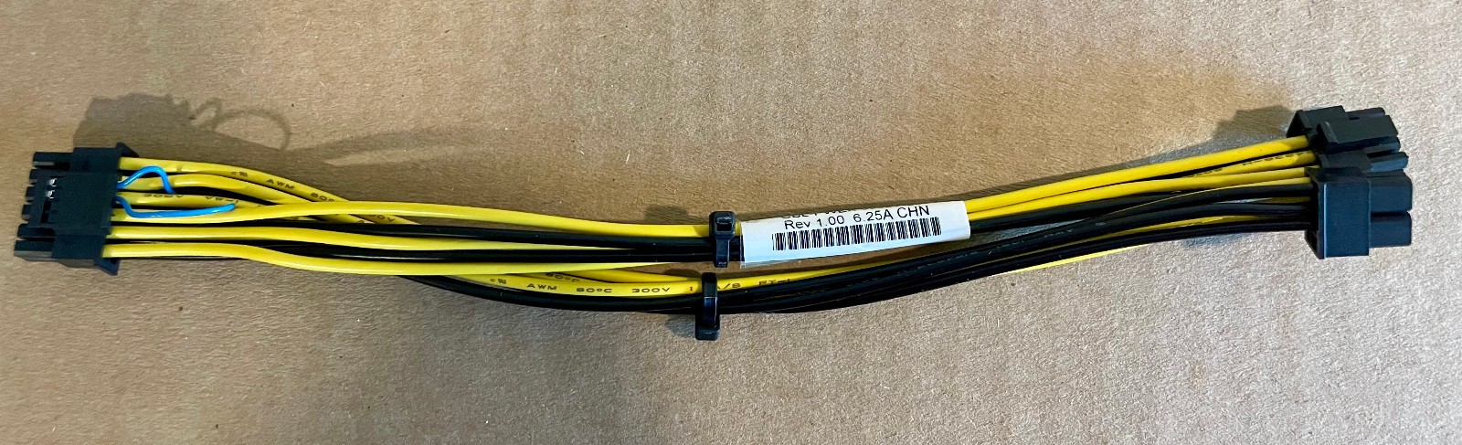 SuperMicro CBL-PWEX-0962Y-20 12VHPWR 2x6+4S to McHi 2x4Y,PH3.0,20cm,6.25A/p,16#
