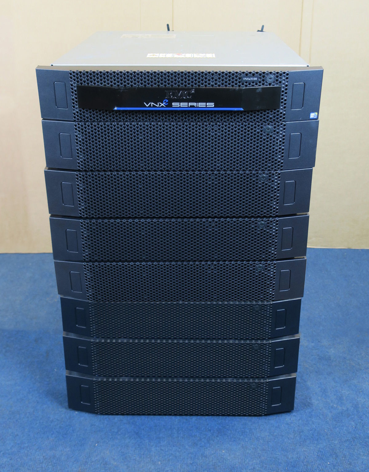 EMC VNXe3100 22.2TB iSCSI Unified SAN Storage System with Flare OS SAS 15k