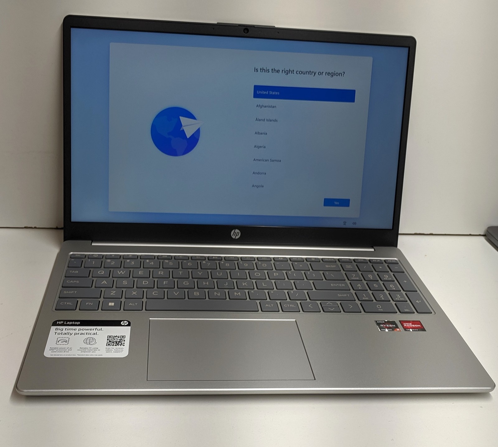 HP 15-FC0013OD 15.6 In R3-7320U, 8GB, 256GB SSD