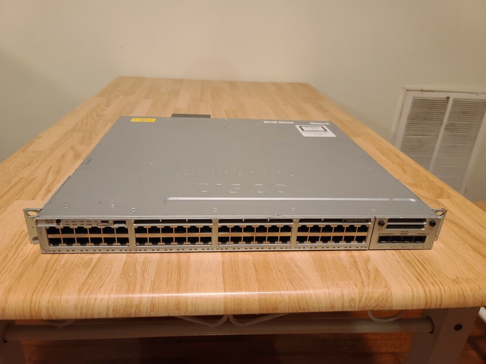 Cisco Catalyst WS-C3850-48F with power and 1 set stack cables