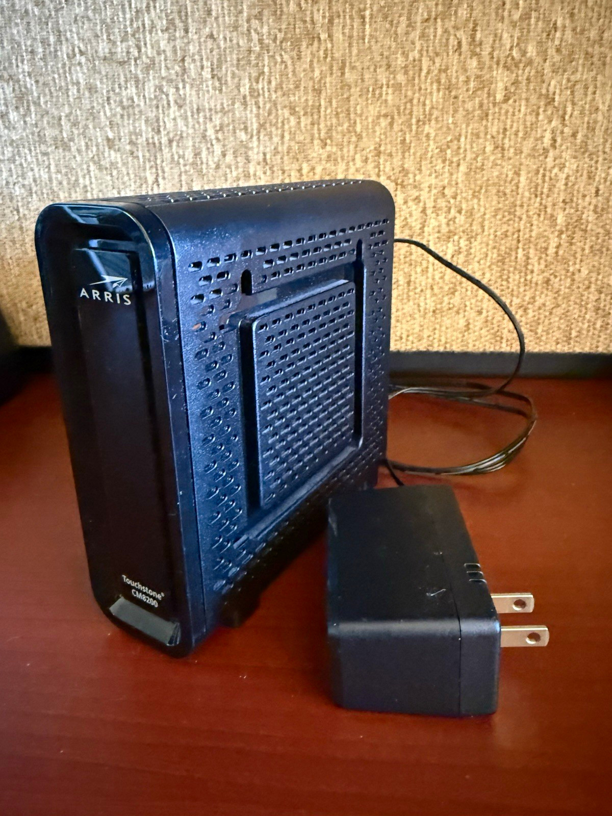 ARRIS Touchstone CM8200A DOCSIS 3.1 Cable Modem 1Gbps, 1x Ethernet, Black