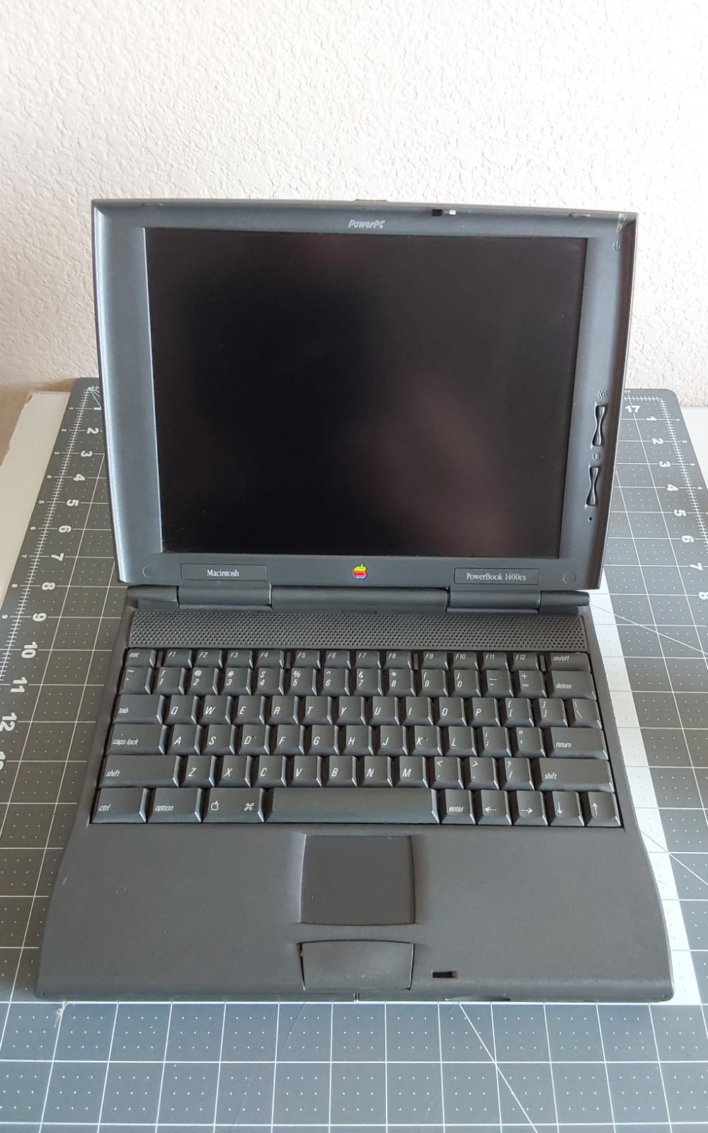 Apple Macintosh PowerBook 1400cs/133 UNTESTED