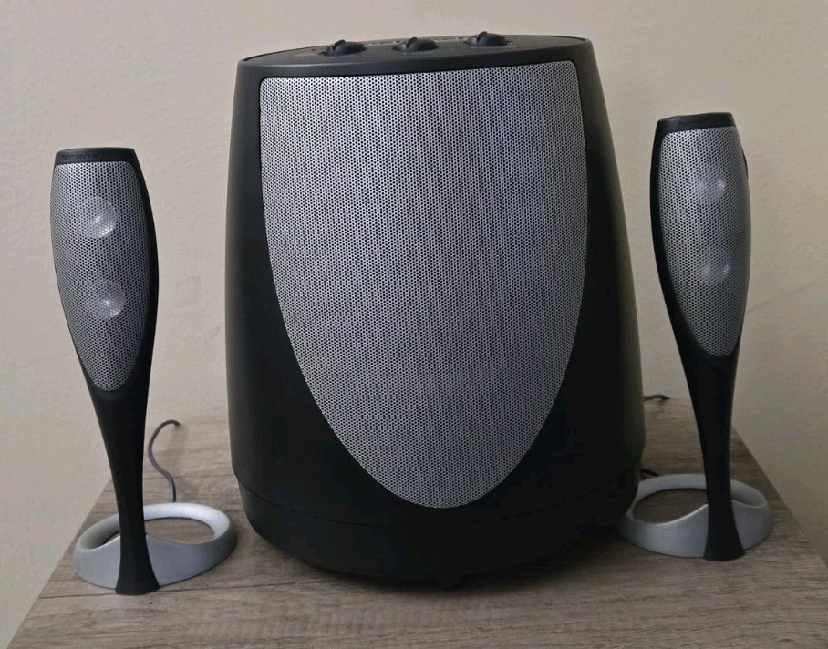 Harman Kardon HK695-01 Multimedia Speaker System 21W Subwoofer 120V TESTED