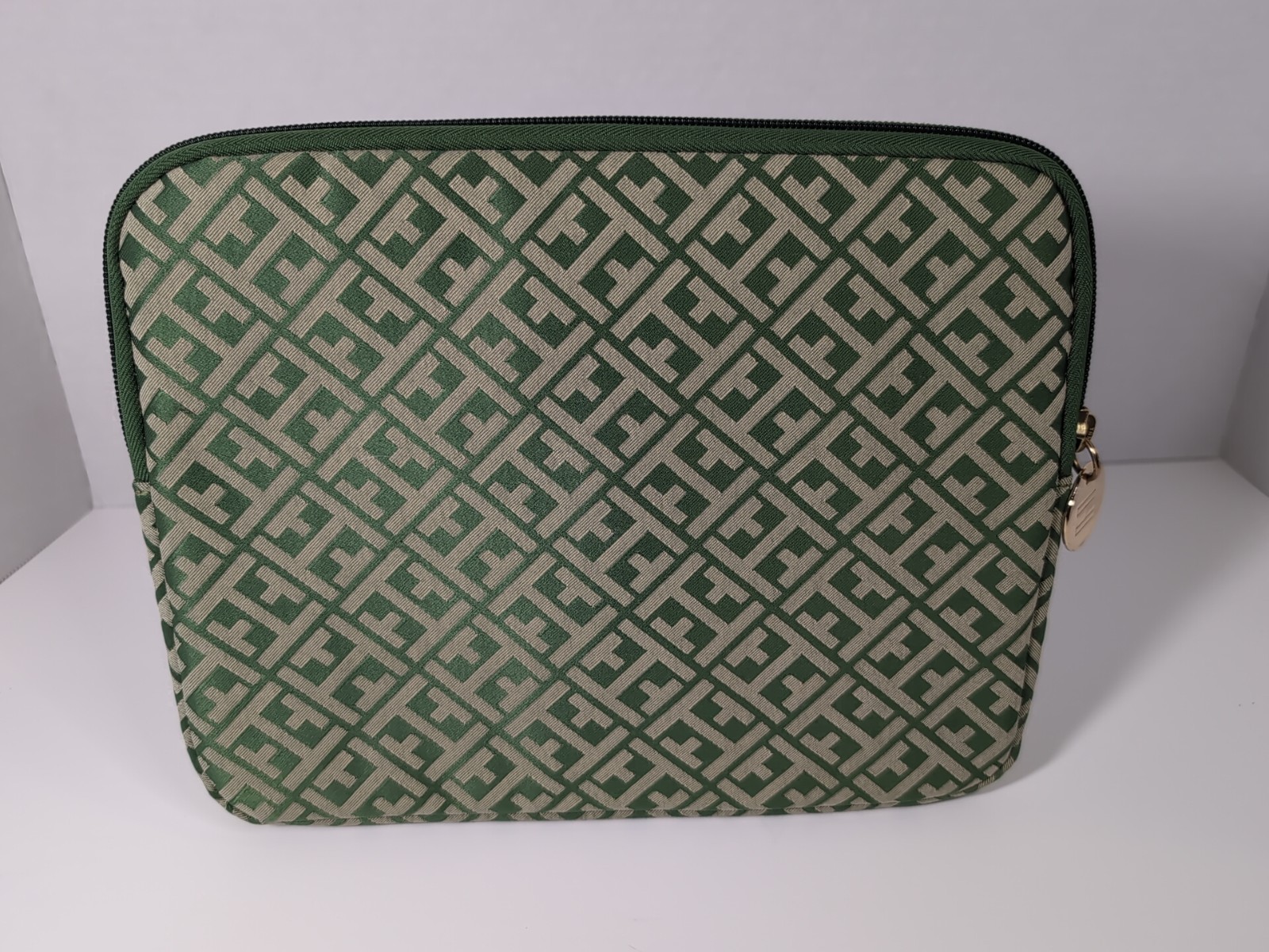 Tommy Hilfiger Zip Around Tablet Case TH Pattern Green Gold Logo 10.5” x 8” A144