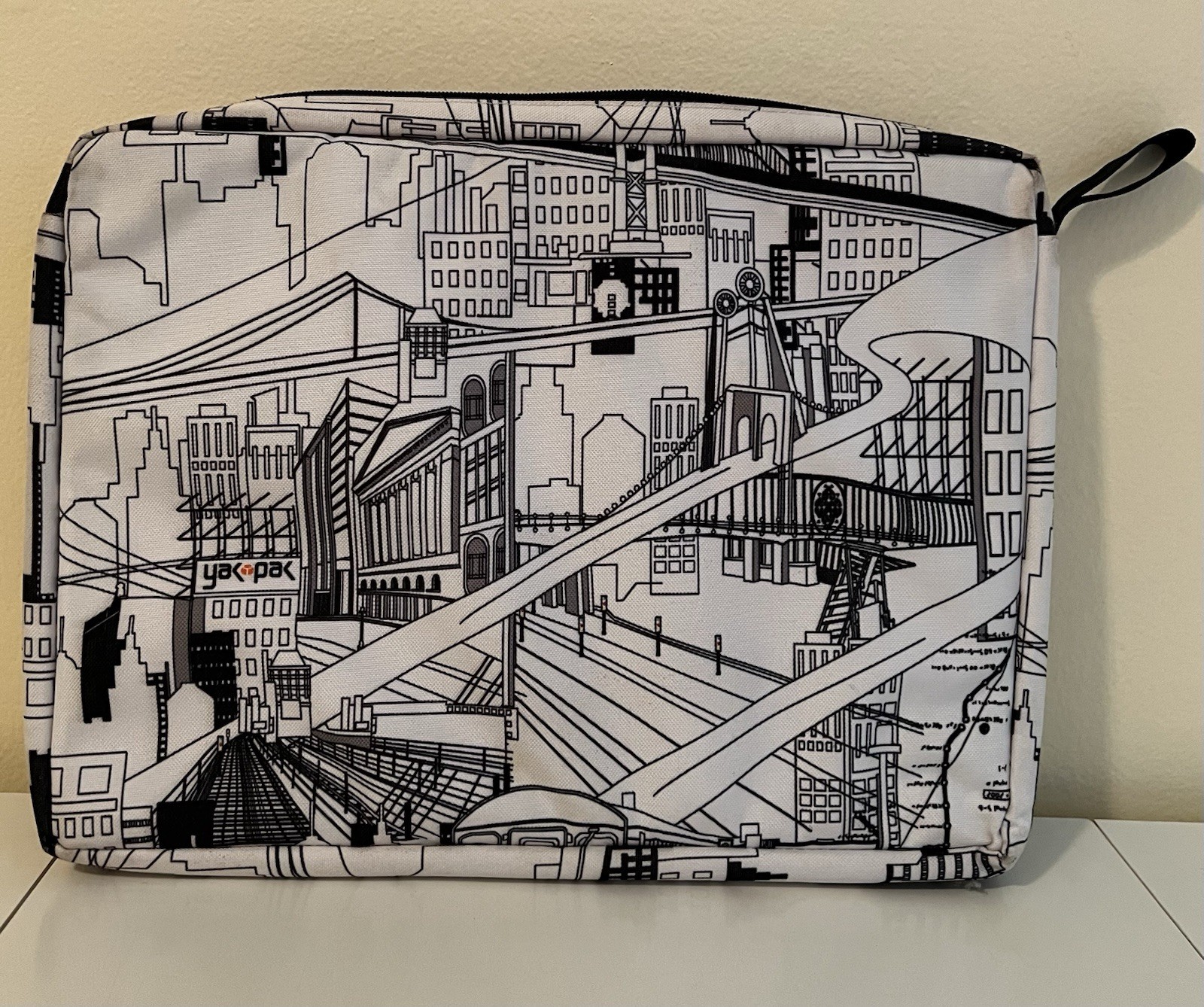 Laptop bag padded carrying case Yak Pak Device travel Arm Hand Tote city design 