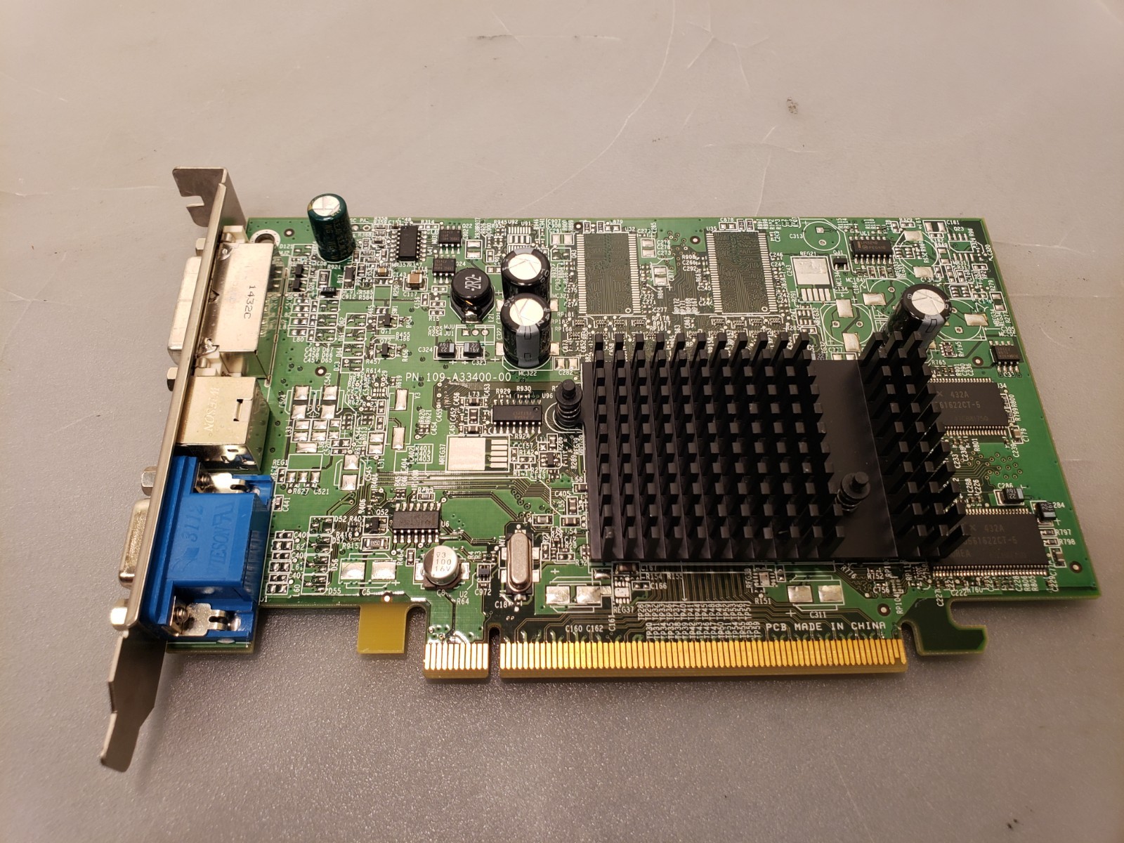 ATI Radeon X300 SE 128MB DDR PCI Express x16 Video Graphics Card PCIe GPU