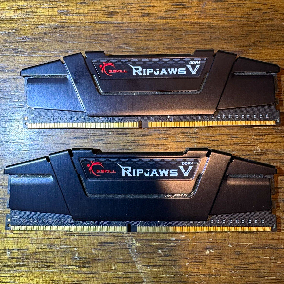 G.SKILL Ripjaws V 16GB 2x8GB DDR4-3200 CL16 RAM F4-3200C16D-16GVKB