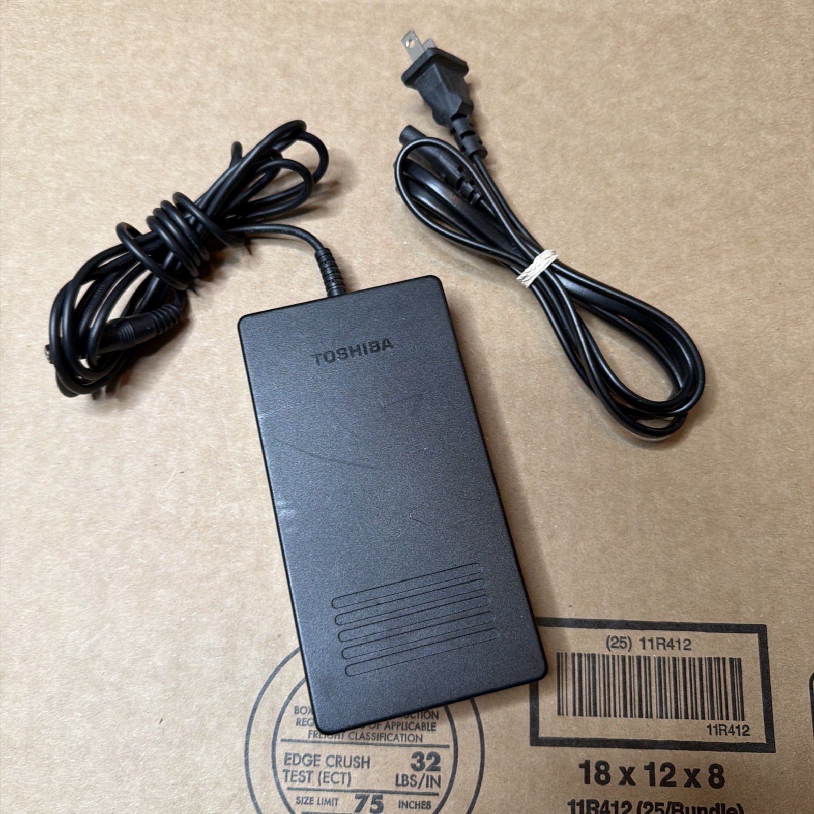 GENUINE TOSHIBA AC ADAPTER MODEL PA2444U INPUT: 100V-240V