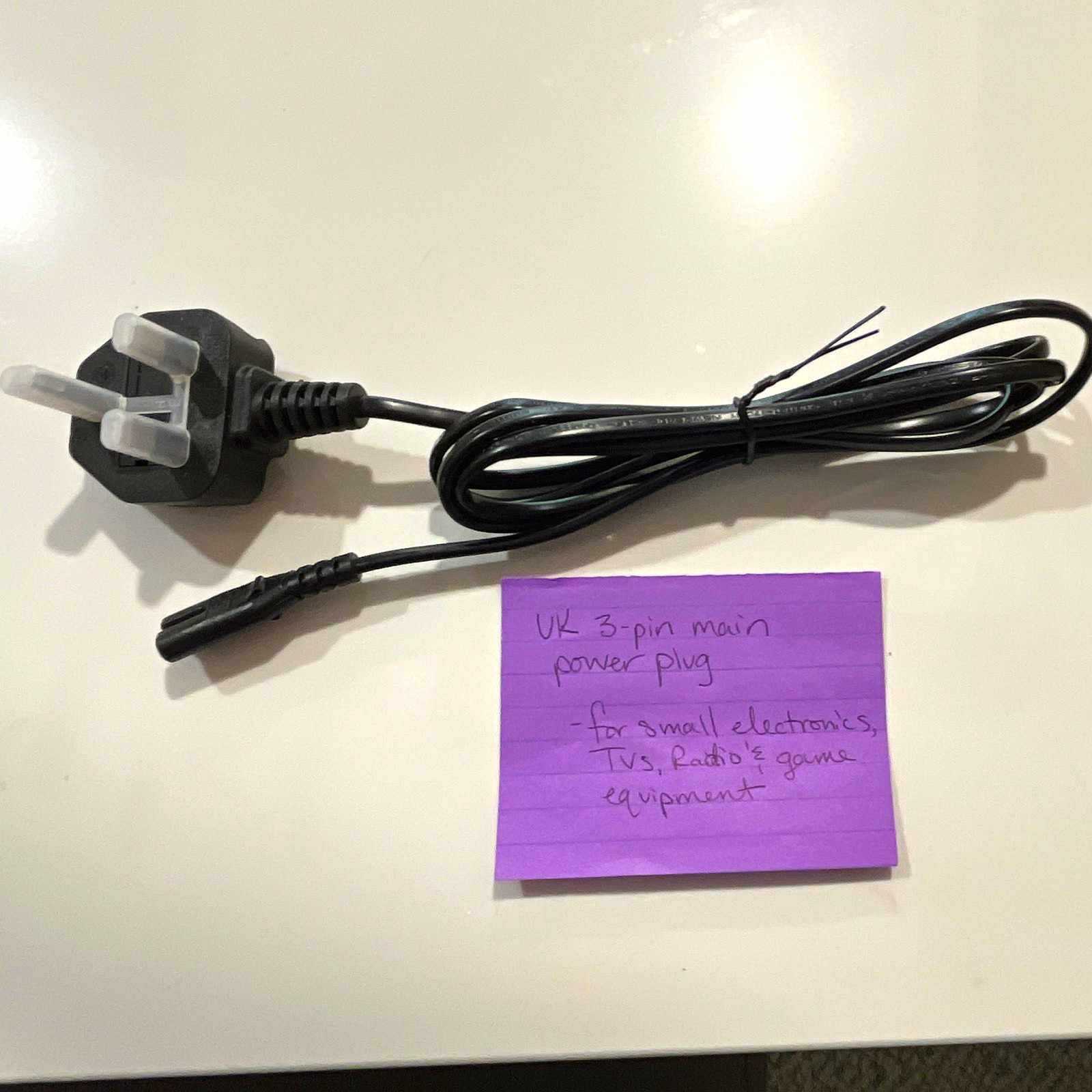 UK 3-Pin Plug (BS1363) to Figure 8 C7 Female Power Cable Black 1-4ft