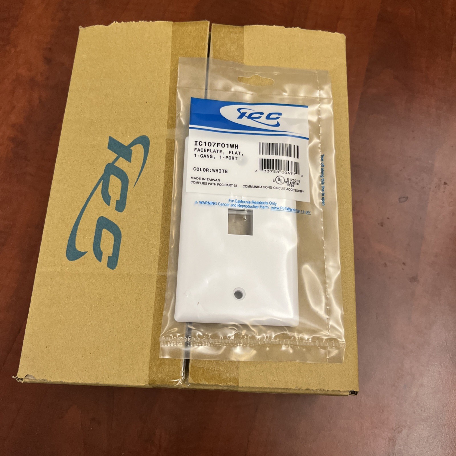 Box Of 25 ICC Faceplates w/ 1 Port Single Gang, White - IC107F01WH~