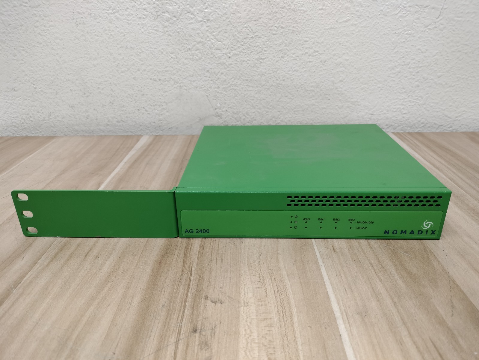 Nomadix AG 2400 Access Gateway