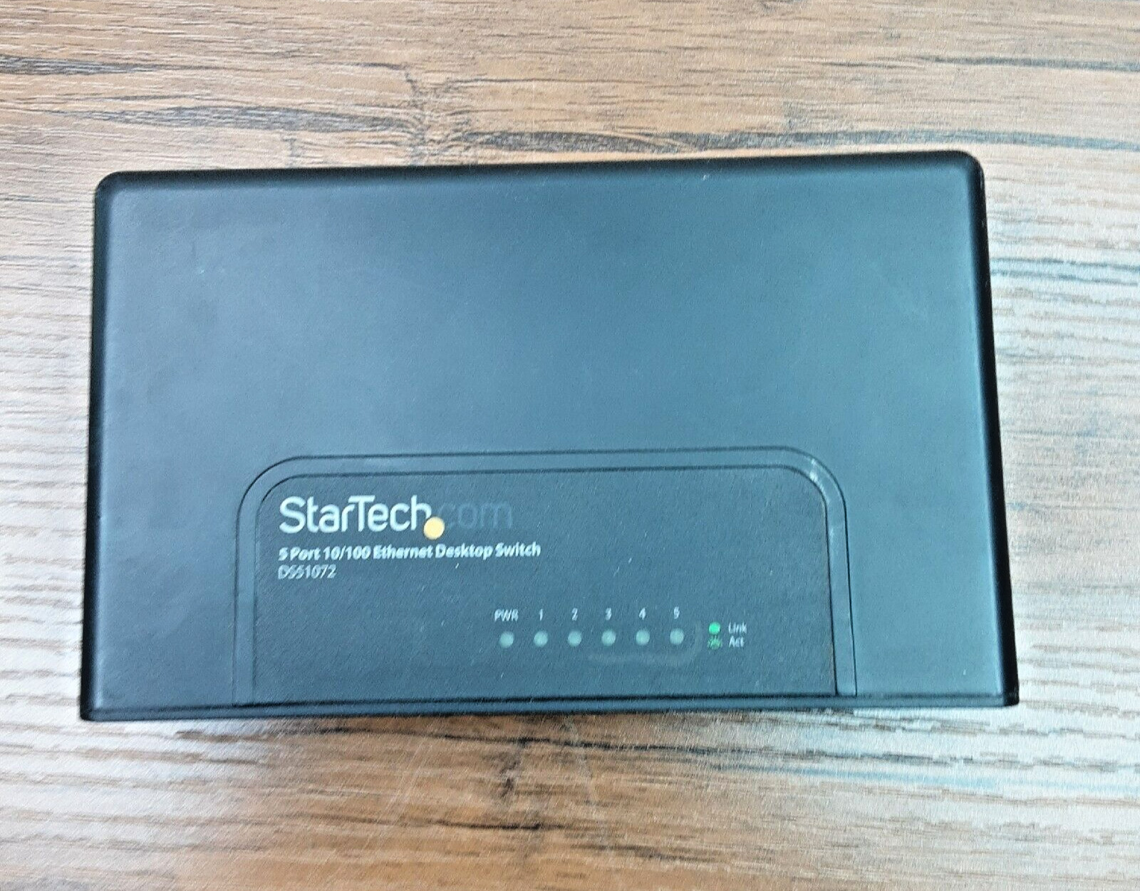 StarTech.com DS81072 Ethernet Switch No Cords