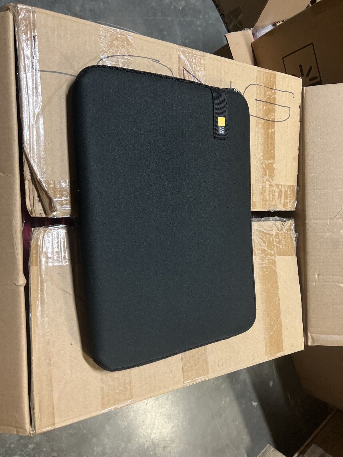 Black Case Logic Laptop Sleeve 15-16