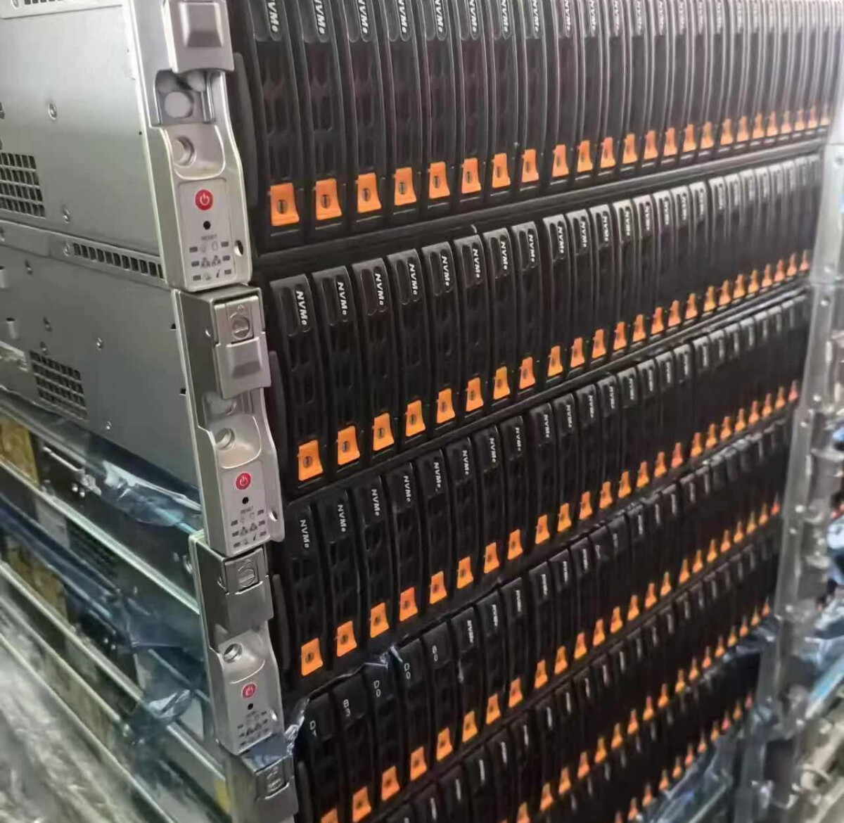 Supermicro SYS-220U-TNR Server 24X2.5"(22x NVME) With 2x1000w PSU-