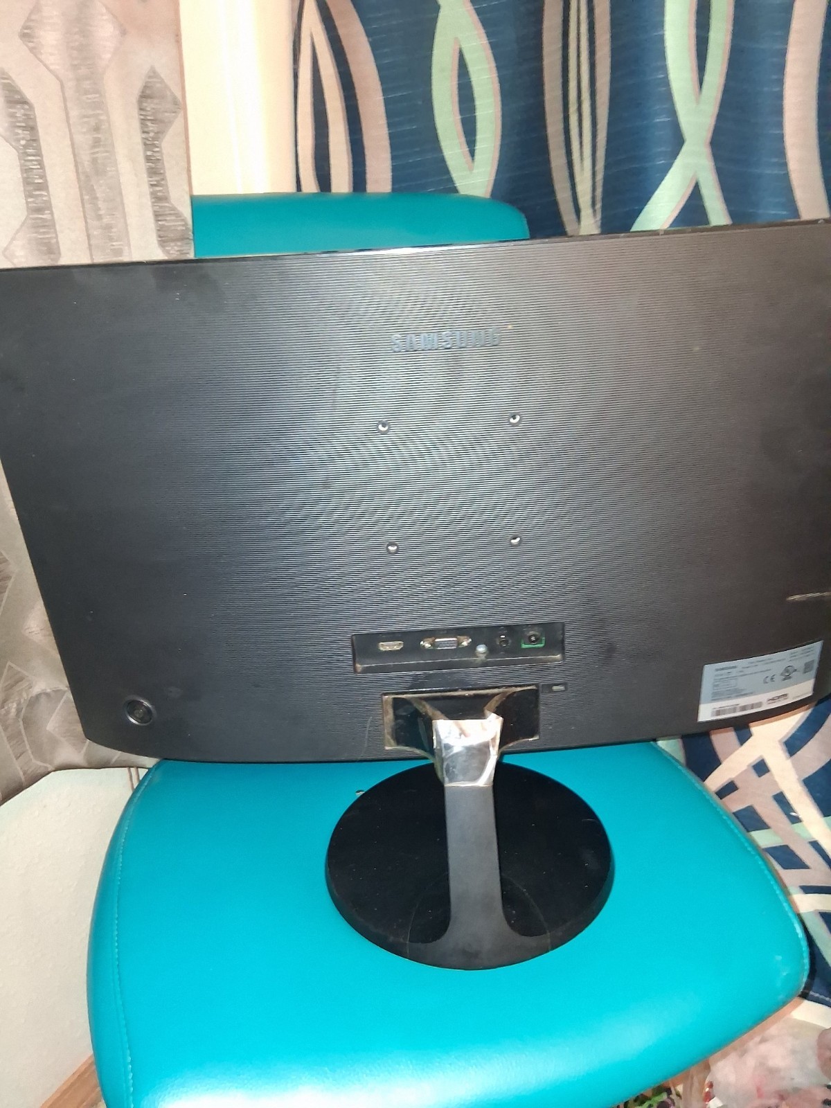 Samsung 24" Curved Monitor C24F390FH LC24F390FHNXZA HDMI VGA - Used