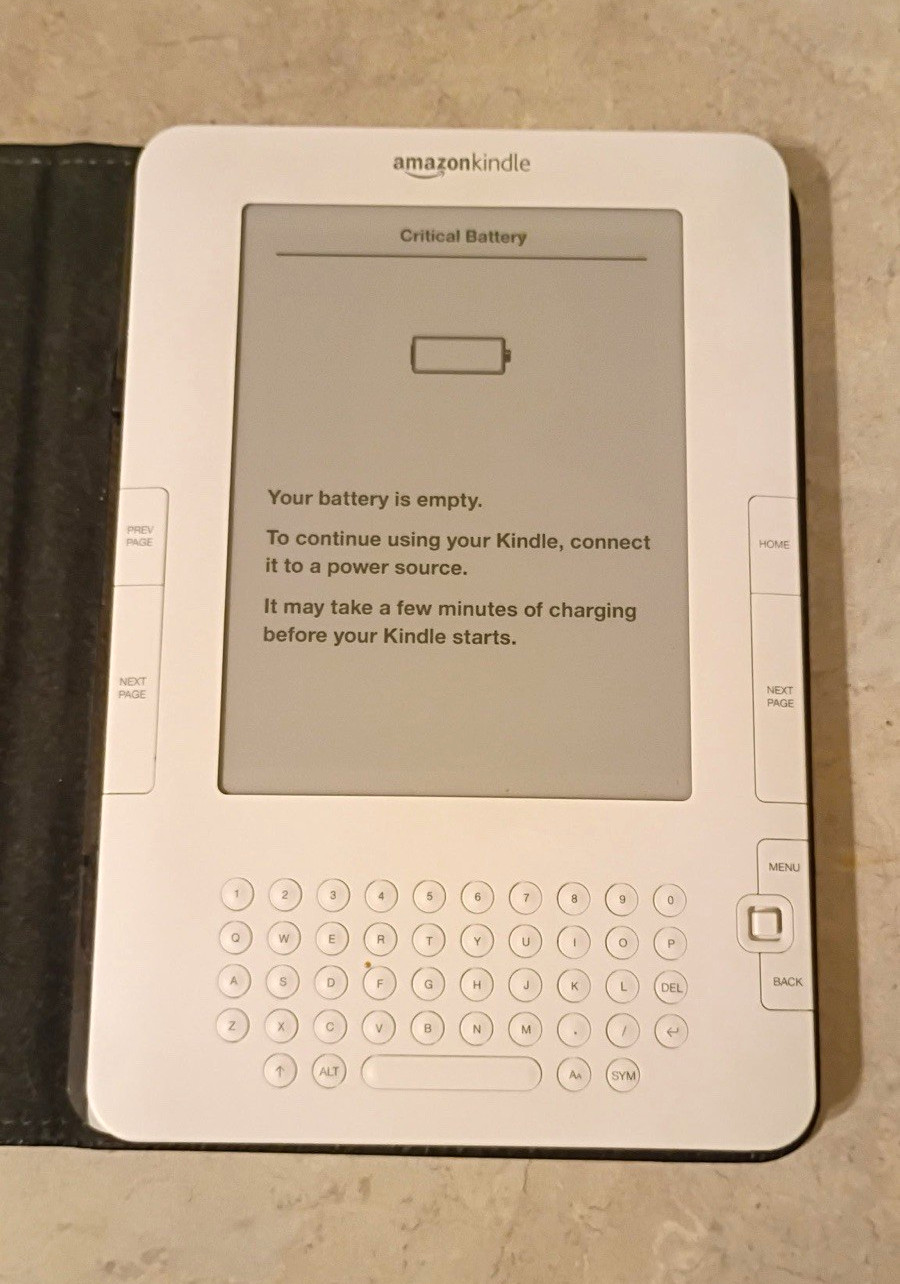 Amazon Kindle Keyboard 2GB 6in Wi-Fi eBook Reader bundled w/ Black Folio Case