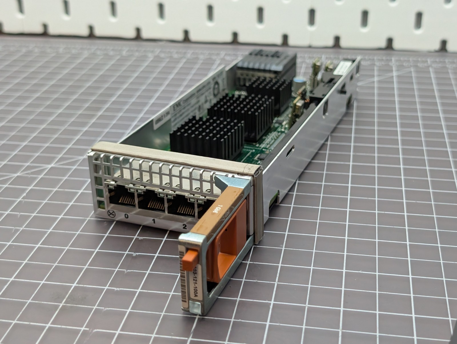 EMC 303-121-100A 4-Port 1GbE RJ-45 SLIC I/O Module for VNX & Celerra NS Systems