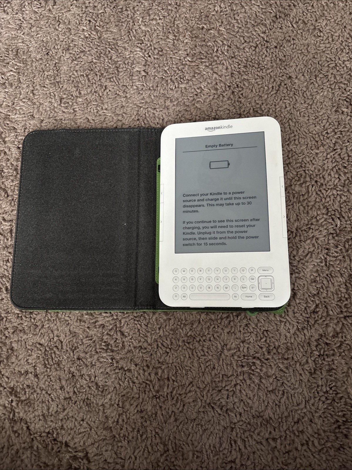 Amazon Kindle Keyboard 3, Wi-Fi, 6" 4GB, D00901 3rd Generation -White