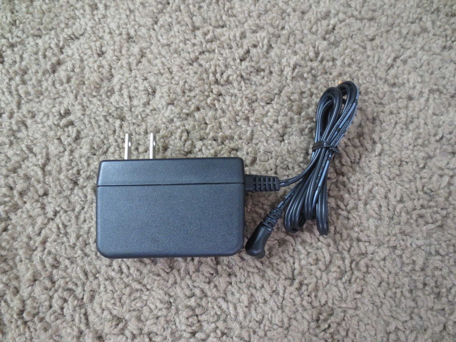 DSA-15P-05 Power Supply AC Switching Adapter Adaptor 5V 50/60Hz 100-240V DVE