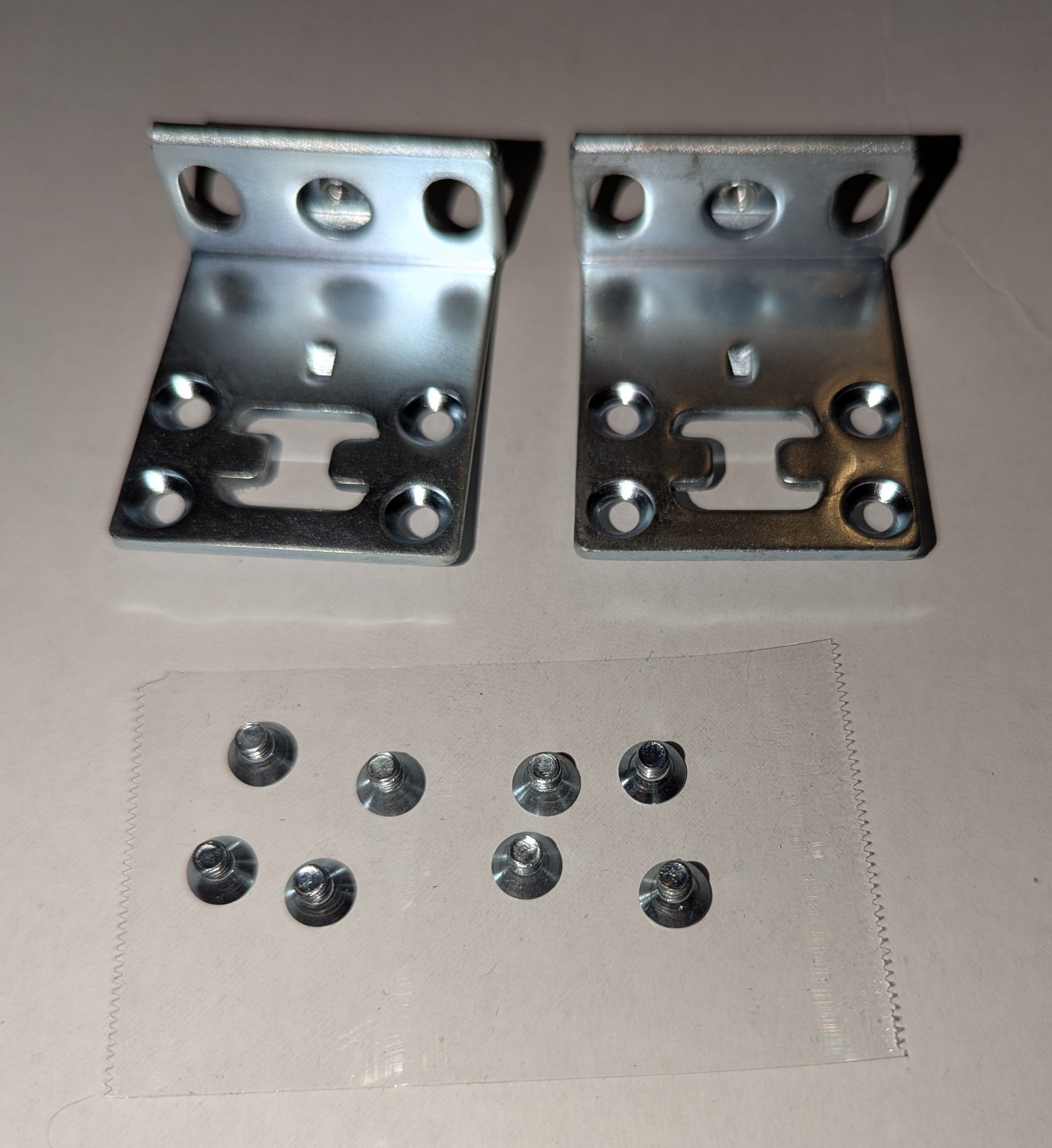 Juniper Networks EX2200 EX3300 Series Switch Rack Ears Mounting Brackets Used