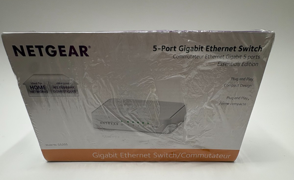 Netgear GS205-100PAS 5-Port Gigabit Ethernet Unmanaged Switch, Desktop, New