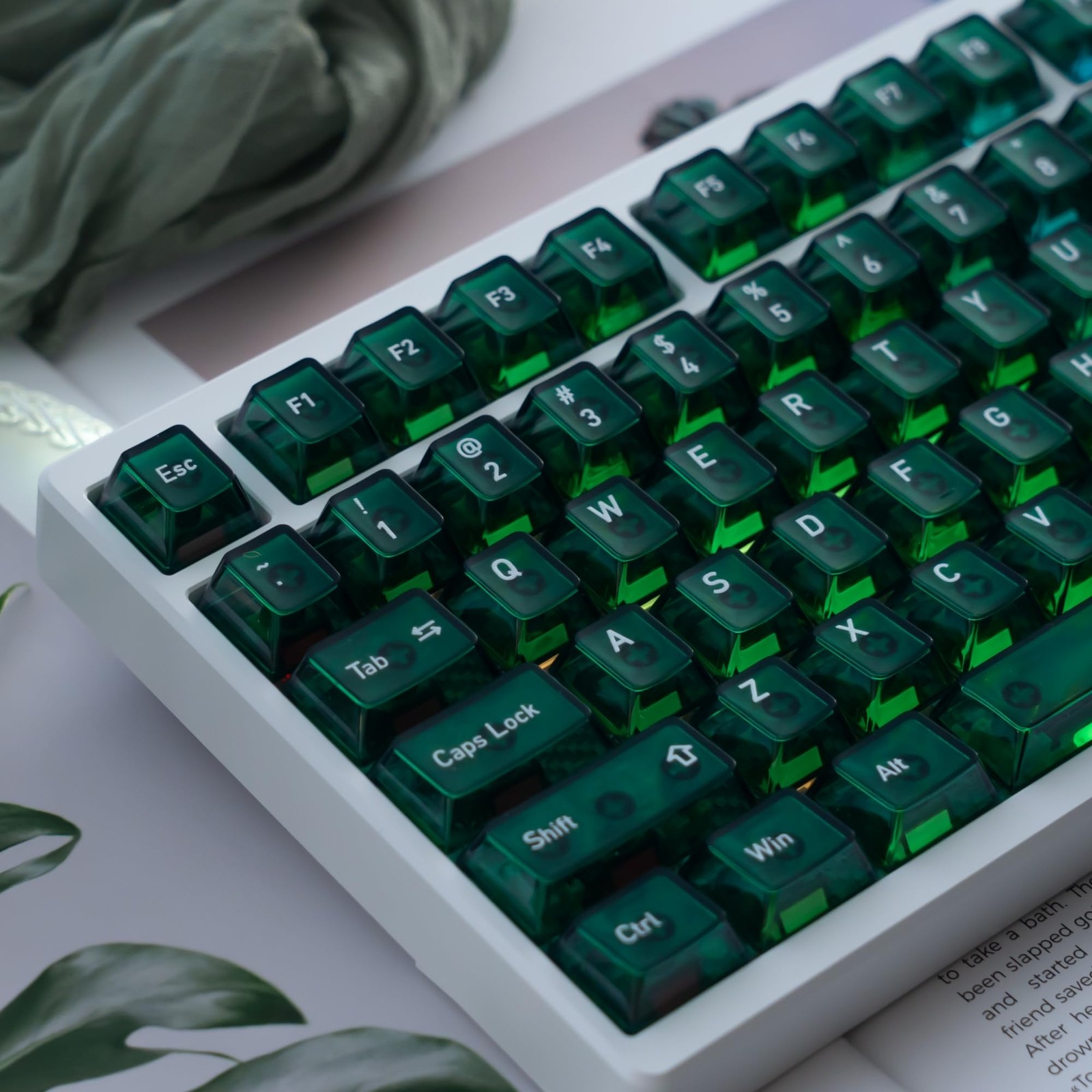 GUUKEY Frosted Translucent Clear Keycaps Set, Green Crystal 115 Key, Cherry P...